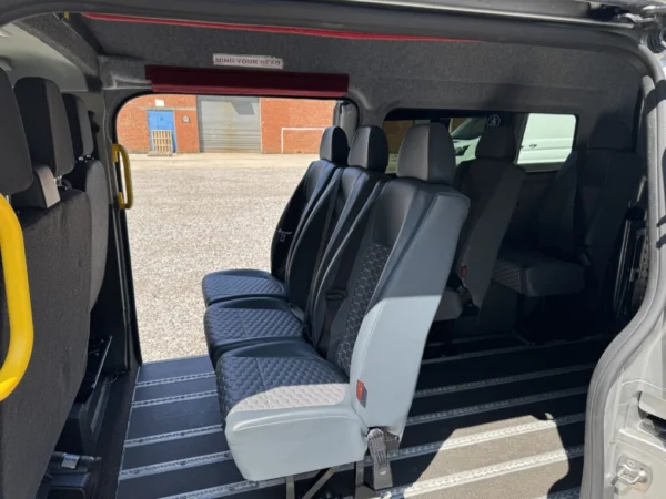 Ford Transit Custom minibus 340 L2H2 Leader 3400Kgs 2.0L 130PS Euro6 - Image 4