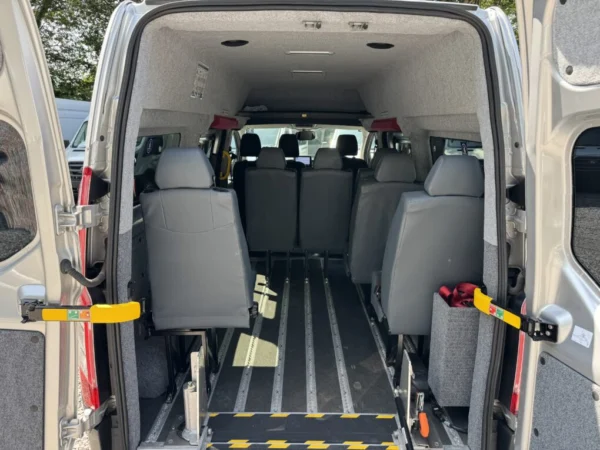 Ford Transit Custom minibus 340 L2H2 Leader 3400Kgs 2.0L 130PS Euro6 - Image 3