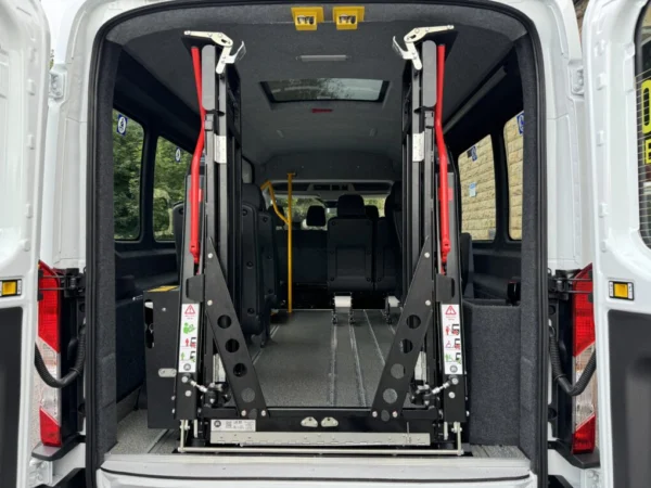 Ford Transit minibus 425 L3H2 68kWh Trend 4250Kgs Electric 135kWh | V23466 - Image 2