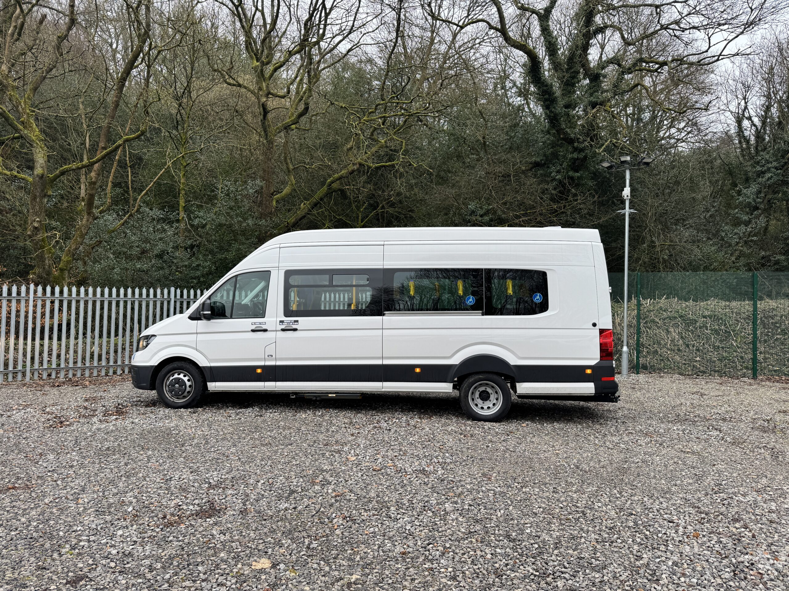 Volkswagen Crafter minibus - Image 2