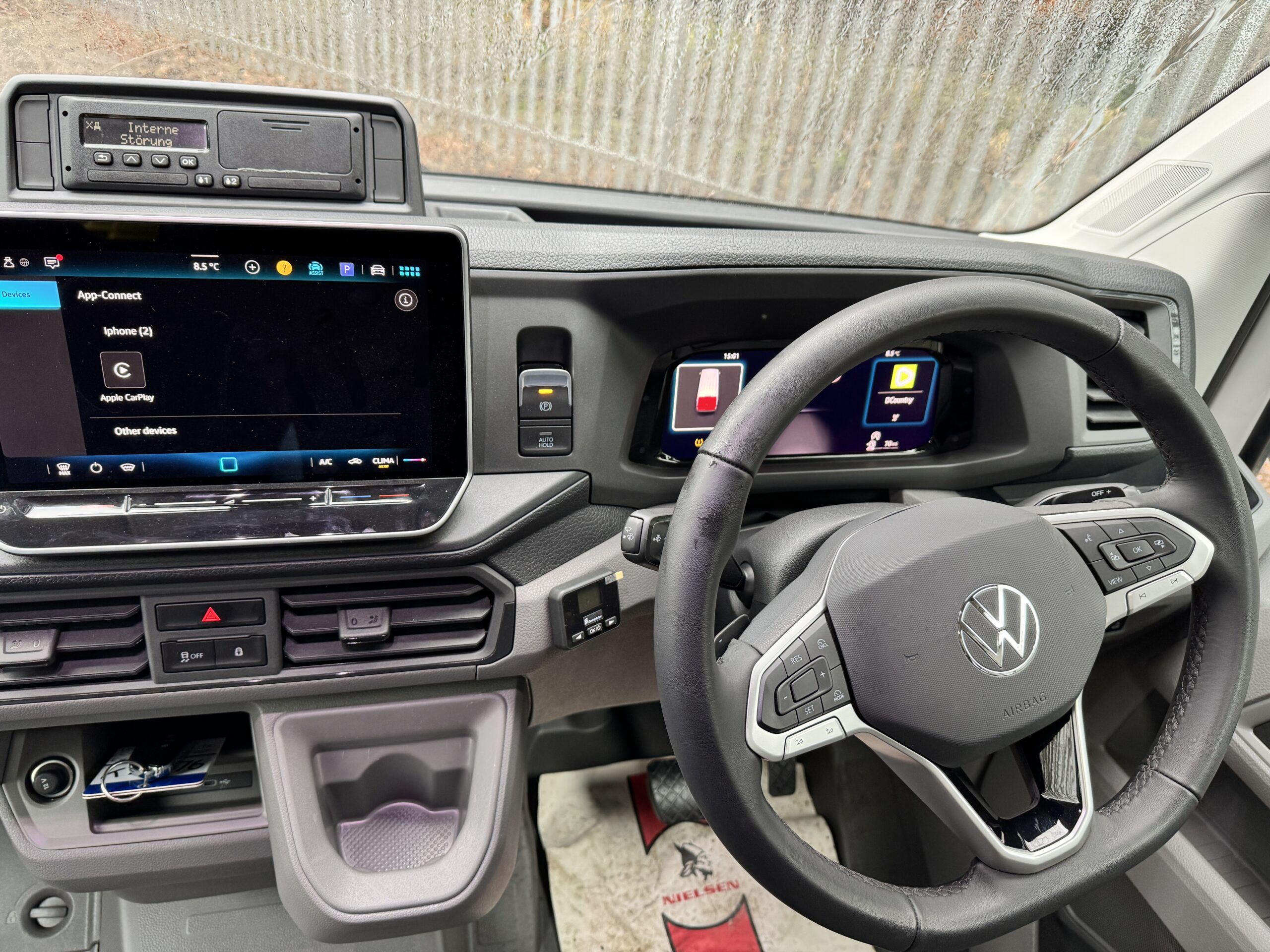 Volkswagen Crafter minibus - Image 12
