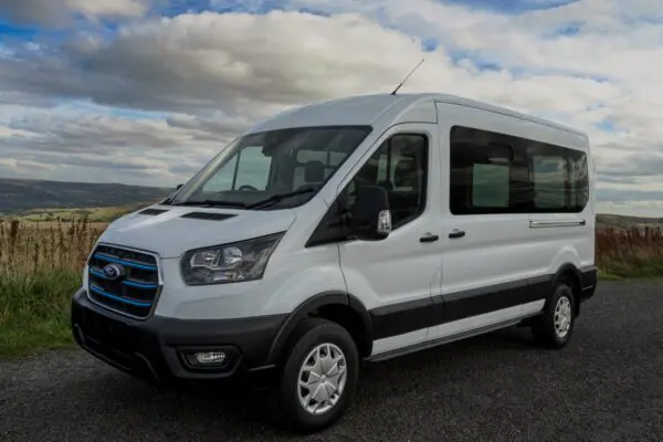 Ford Transit minibus 425 L3H2 68kWh Trend 4250Kgs Electric 135kWh | V22867 - Image 3