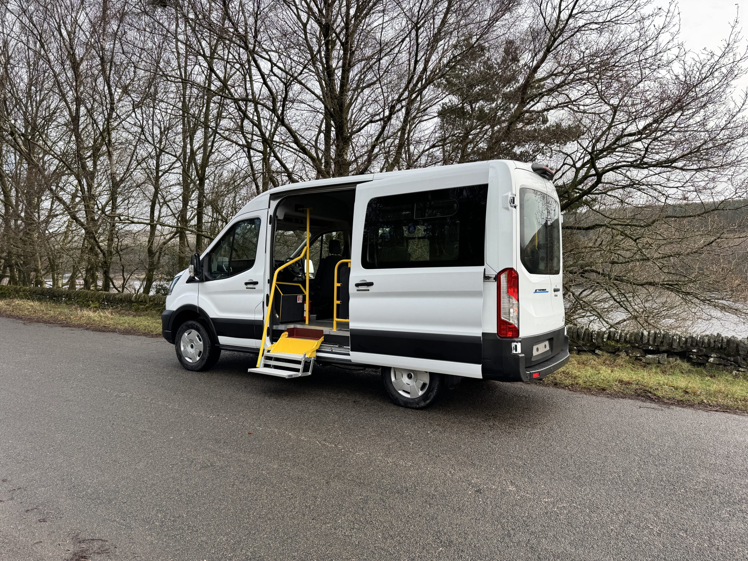 Ford e-Transit minibus - Image 8