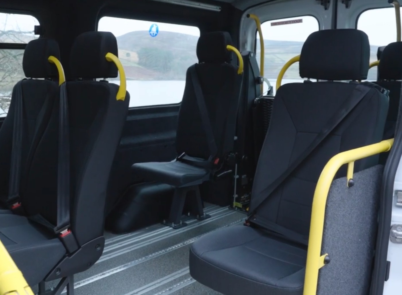 Ford e-Transit minibus - Image 9