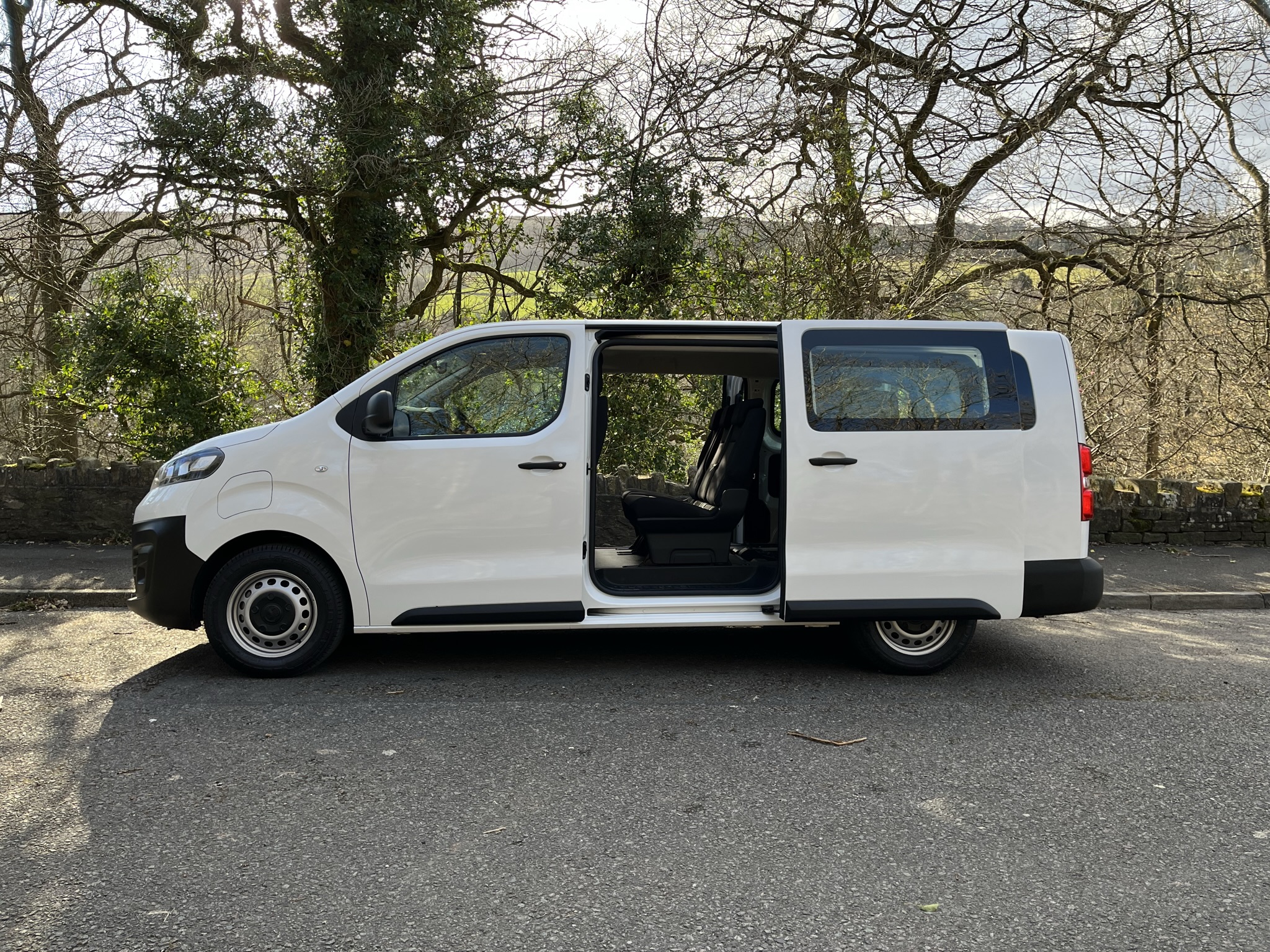 Vauxhall Vivaro e Life L - Image 4