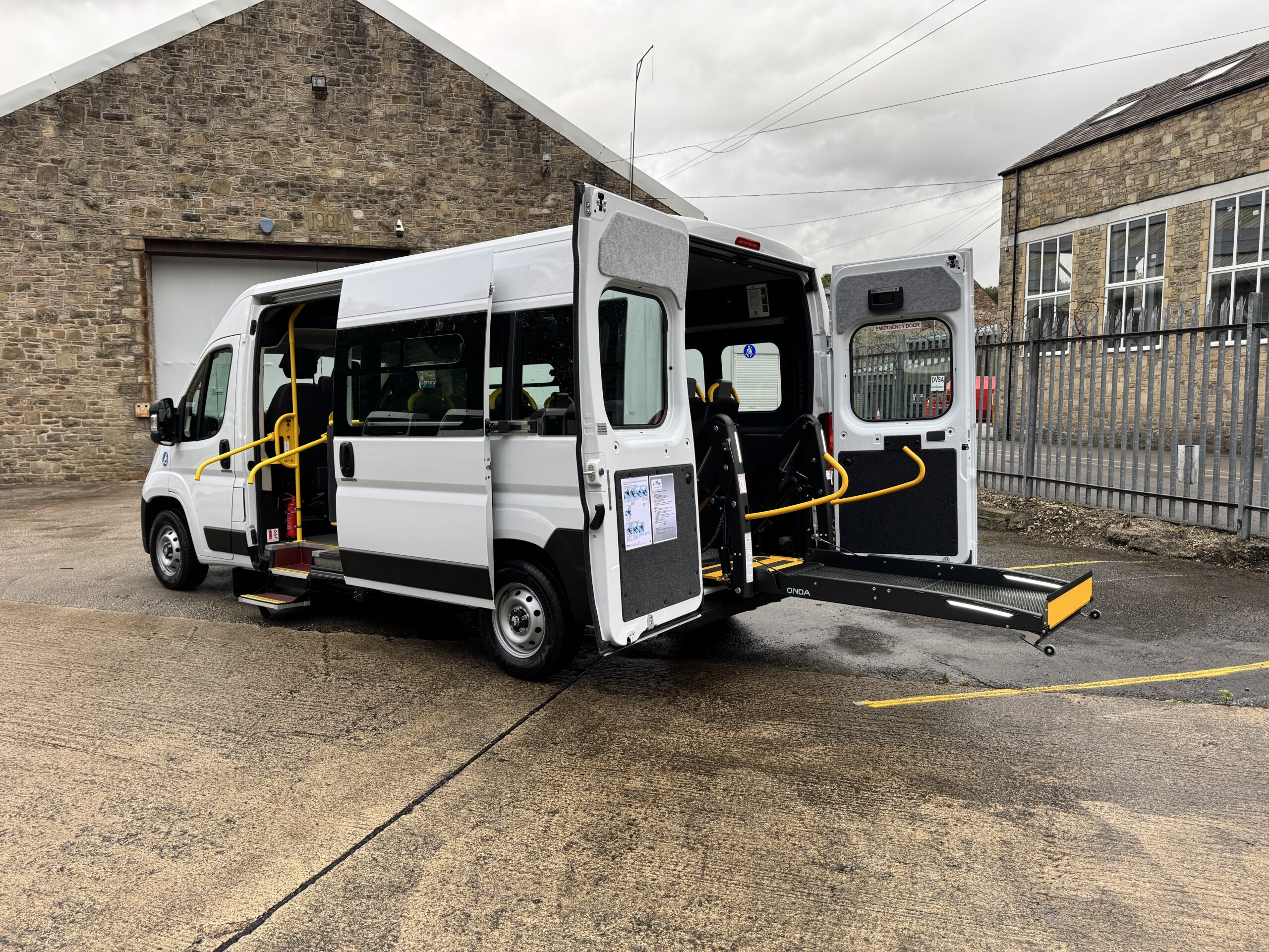 Vauxhall Movano Minibus - Image 6