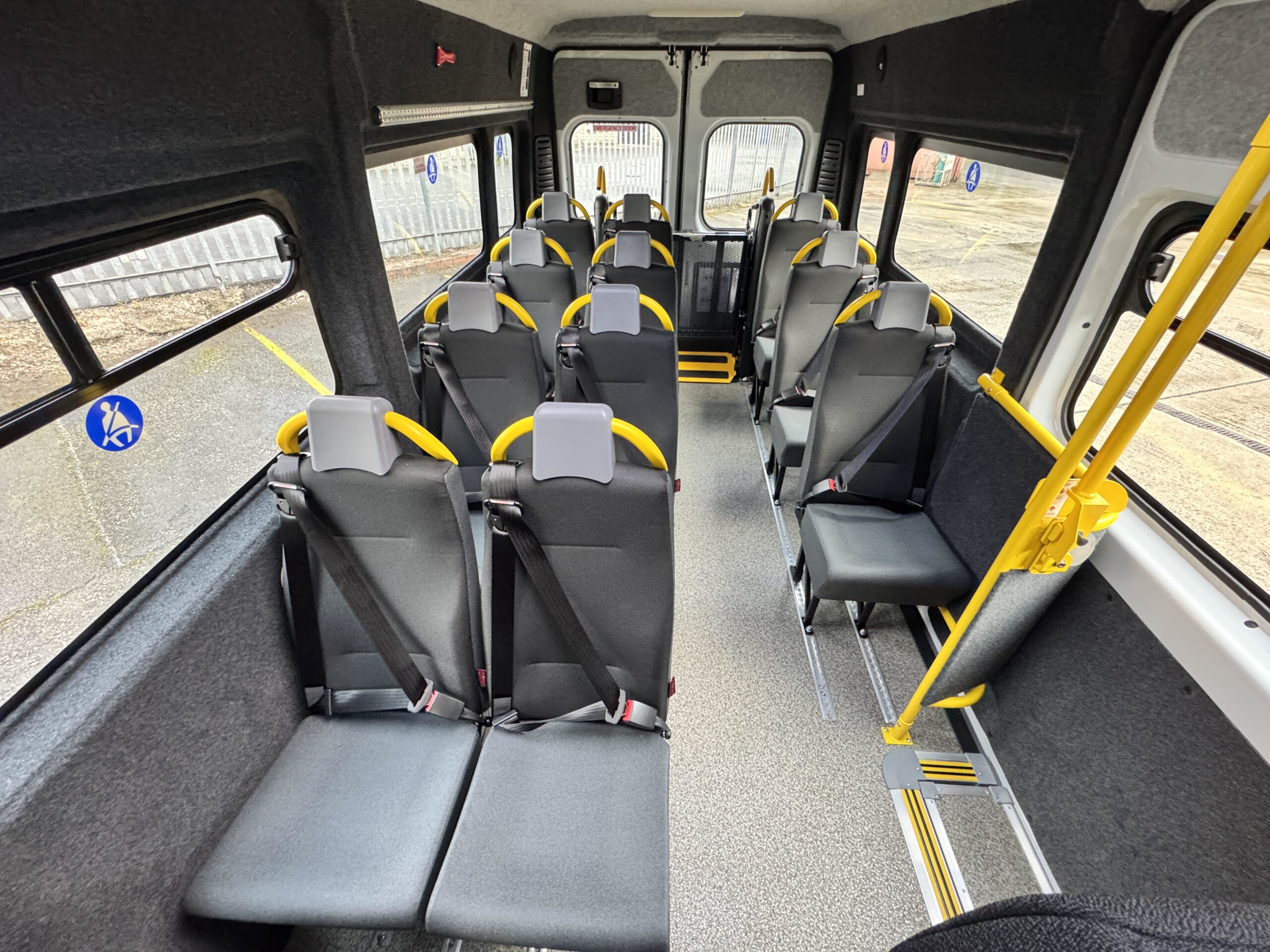 Vauxhall Movano Minibus - Image 11